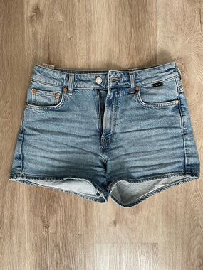 Classic High-Rise Denim Shorts in Light Blue